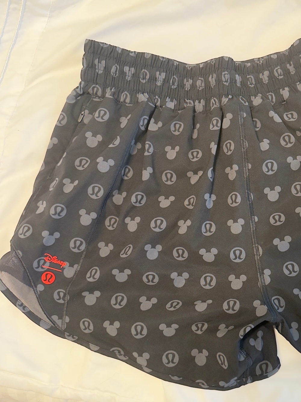 Lululemon x Disney Hotty Hot Lined Shorts 2.5" Mickey All Over Print 6